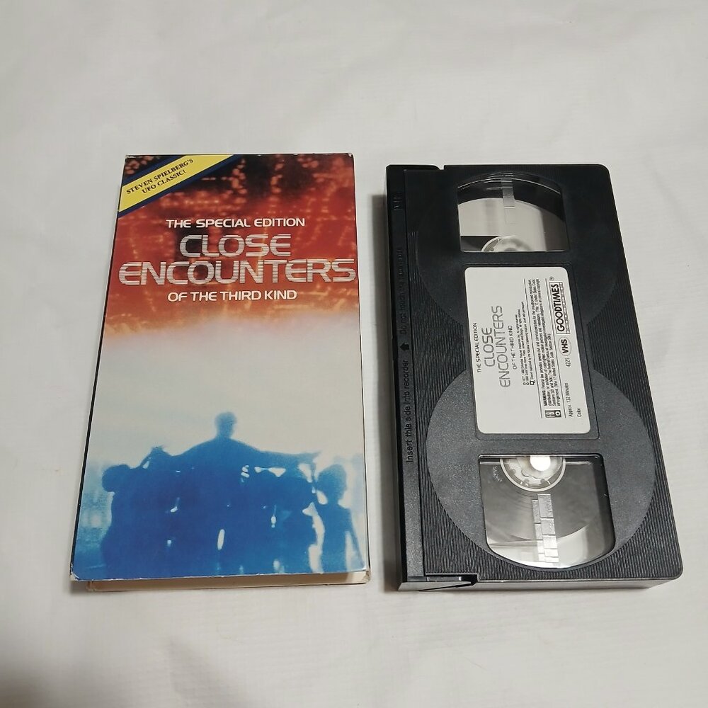 Close Encounters of the Third Kind VHS Tape Steven Spielberg UFO - Bundle & Save